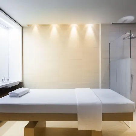 ホテル Eden By Maistra Collection 4*