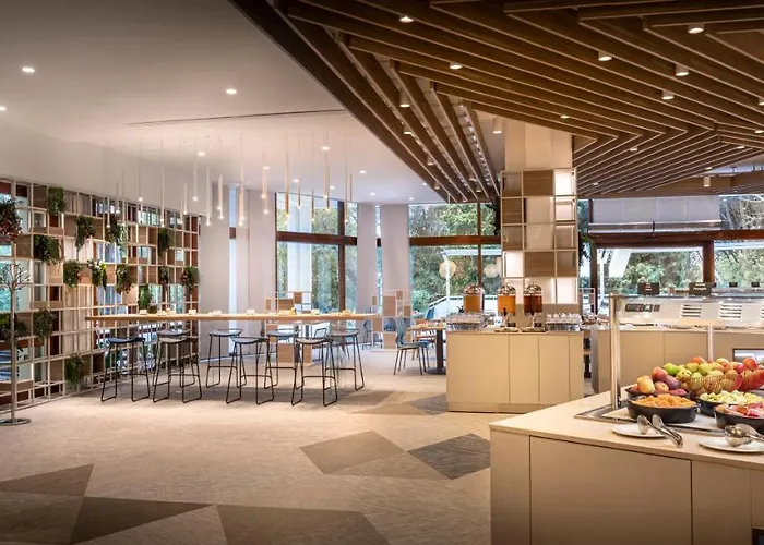 Eden By Maistra Collection 罗维尼